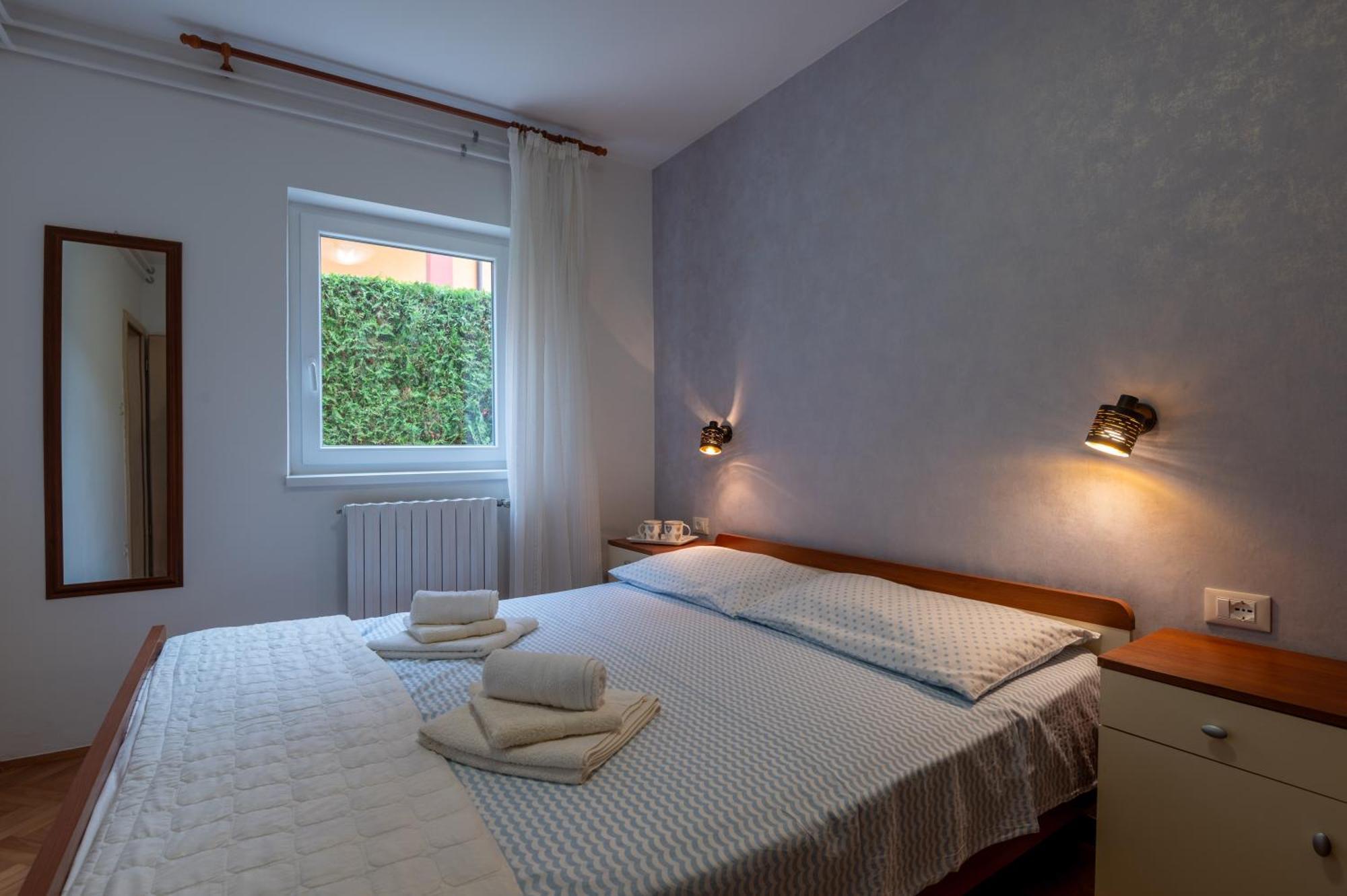 Apartments Mirella Novigrad Istria Esterno foto